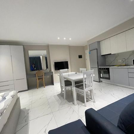 Modern Beachfront Apartments Saranda Extérieur photo